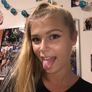 Meet your Posher, Raia